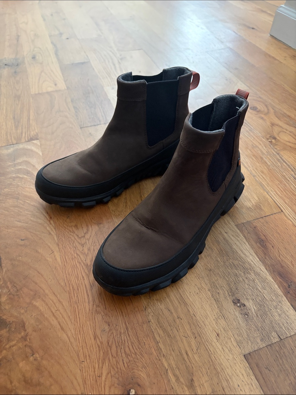 Bogs Lug Sole Chelsea Boot - NWOT